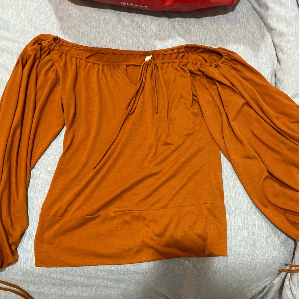 Off shoulder Boutique top